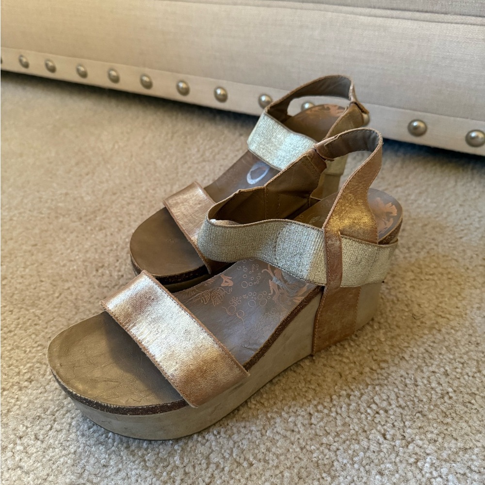 Metallic Otbt Platform Sandals - image 3